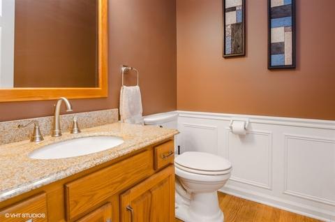 620 White Oak Ln, Bartlett, IL 60103 photo 8