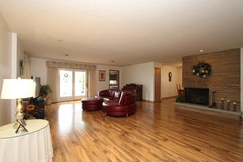 718 S Riverside Dr, Mchenry, IL 60050 photo 5