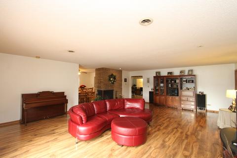 718 S Riverside Dr, Mchenry, IL 60050 photo 3
