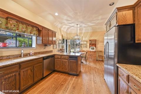 49 Pine Tree Ln, Burr Ridge, IL 60527 photo 6