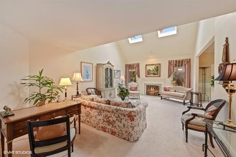 49 Pine Tree Ln, Burr Ridge, IL 60527 photo 4