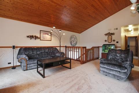 2858 E Pine Dr, Crete, IL 60417 photo 4