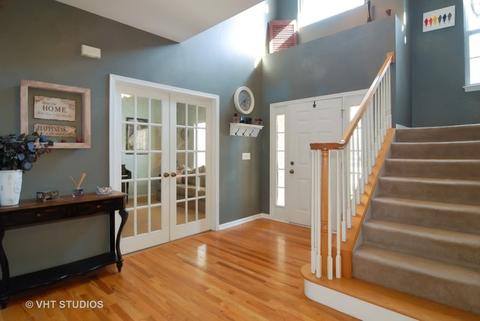 1076 E 4th St, Aurora, IL 60502 photo 3