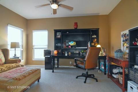 1076 E 4th St, Aurora, IL 60502 photo 6