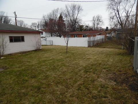 700 Darcy Ln, Griffith, IN 46319 photo 4