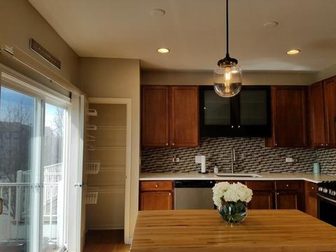 200 Comstock Dr, Elgin, IL 60124 photo 10