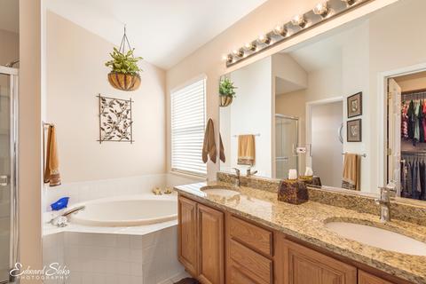 2009 Olde Mill Ln, Mchenry, IL 60050 photo 11