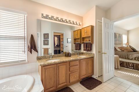 2009 Olde Mill Ln, Mchenry, IL 60050 photo 12