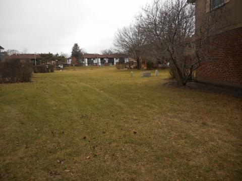 1045 Briarcliffe Blvd, Wheaton, IL 60189 photo 12