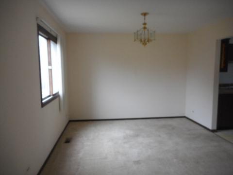 1045 Briarcliffe Blvd, Wheaton, IL 60189 photo 9