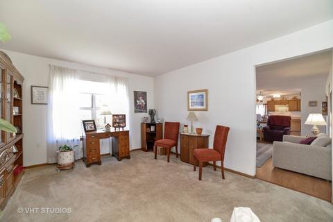 860 Baltusrol Dr, Elgin, IL 60123 photo 3