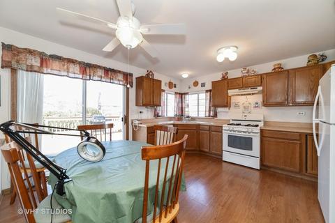 860 Baltusrol Dr, Elgin, IL 60123 photo 4