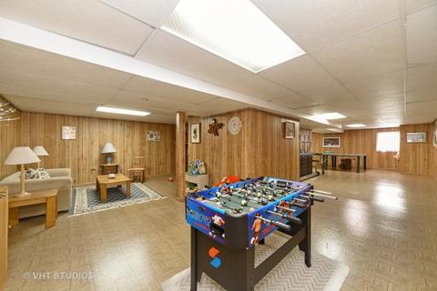 860 Baltusrol Dr, Elgin, IL 60123 photo 9