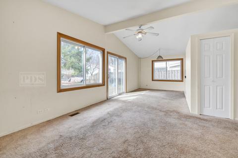 3903 Bluebird Ln, Rolling Meadows, IL 60008 photo 5