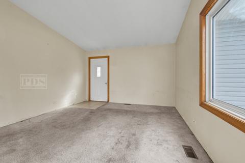 3903 Bluebird Ln, Rolling Meadows, IL 60008 photo 3