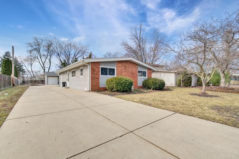 3903 Bluebird Ln, Rolling Meadows, IL 60008 photo 2