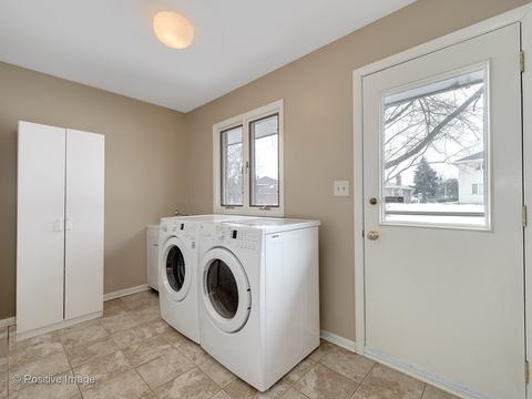 157 Chaucer Ct, Willowbrook, IL 60527 photo 14