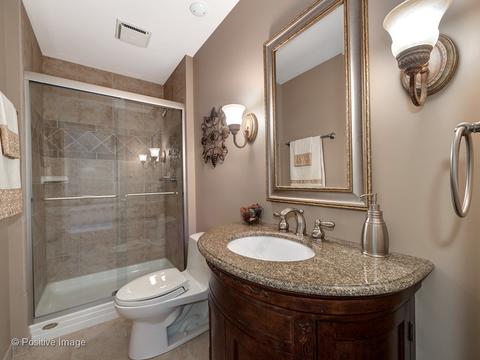 157 Chaucer Ct, Willowbrook, IL 60527 photo 13