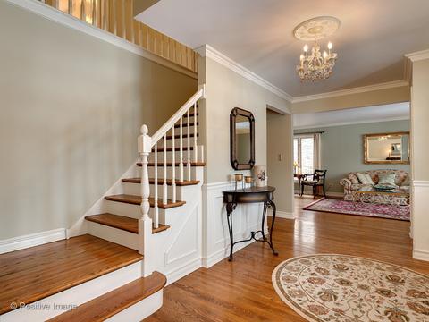 157 Chaucer Ct, Willowbrook, IL 60527 photo 2