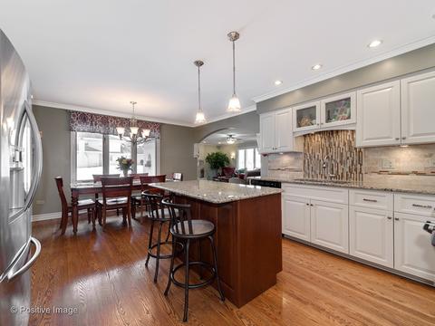 157 Chaucer Ct, Willowbrook, IL 60527 photo 7