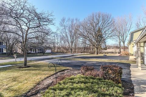 548 Hawthorne Ave, Bartlett, IL 60103 photo 3