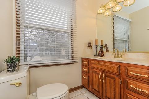548 Hawthorne Ave, Bartlett, IL 60103 photo 25