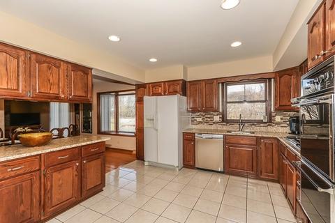 548 Hawthorne Ave, Bartlett, IL 60103 photo 10