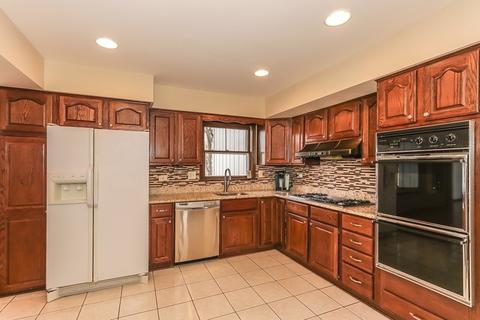 548 Hawthorne Ave, Bartlett, IL 60103 photo 11