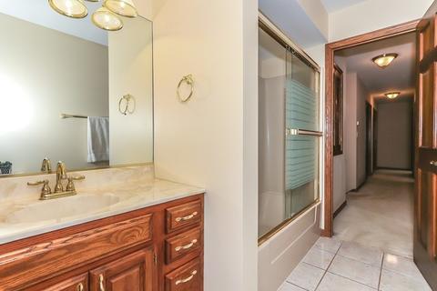 548 Hawthorne Ave, Bartlett, IL 60103 photo 24