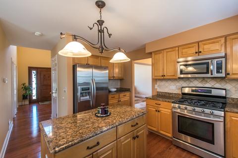 1530 Derby Ln, Bartlett, IL 60103 photo 6