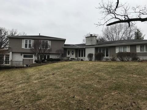 98 King Arthur Ct, Elgin, IL 60120 photo 2