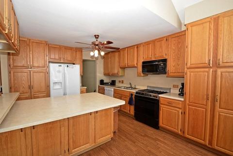 285 Frederick Ct, Hoffman Estates, IL 60169 photo 8