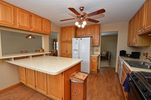 285 Frederick Ct, Hoffman Estates, IL 60169 photo 6