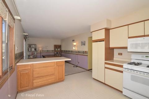 610 N Airlite St, Elgin, IL 60123 photo 6