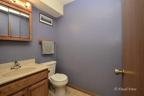 610 N Airlite St, Elgin, IL 60123 photo 8