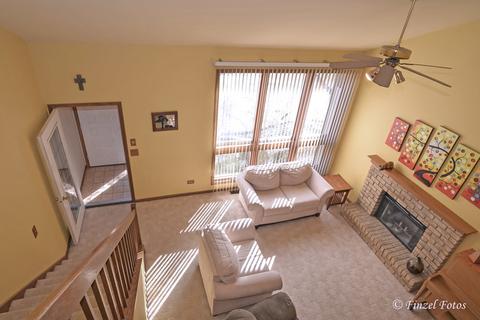 610 N Airlite St, Elgin, IL 60123 photo 3