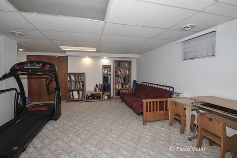 610 N Airlite St, Elgin, IL 60123 photo 15