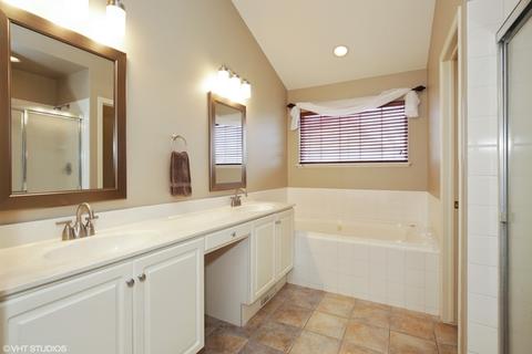 1362 Branden Ln, Bartlett, IL 60103 photo 15