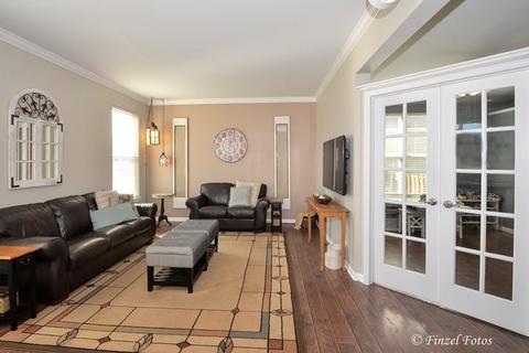 1733 Pin Oak Ln, Elgin, IL 60120 photo 4
