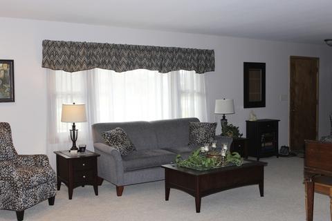 809 Gary Ave, Aurora, IL 60506 photo 4