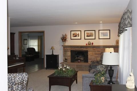 809 Gary Ave, Aurora, IL 60506 photo 3