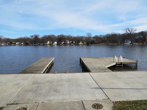 4014 N Riverview Dr, Johnsburg, IL 60051 photo 2