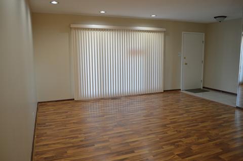 440 Ashland St, Hoffman Estates, IL 60169 photo 4