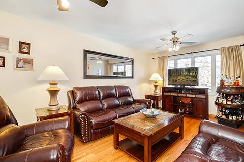 7527 W Douglas Ave, Summit, IL 60501 photo 2