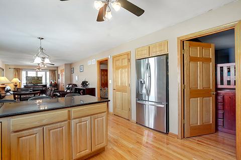 7527 W Douglas Ave, Summit, IL 60501 photo 8