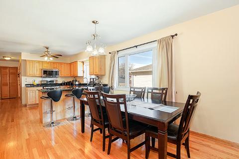 7527 W Douglas Ave, Summit, IL 60501 photo 4