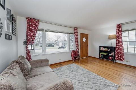 114 N Chase Ave, Bartlett, IL 60103 photo 3