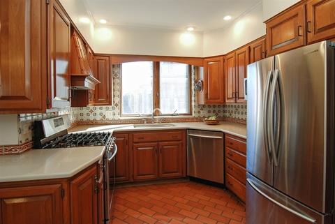 363 Bartram Rd, Riverside, IL 60546 photo 4