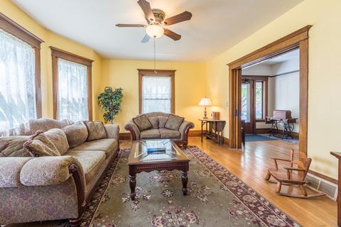 227 E Lincoln Ave, Wheaton, IL 60187 photo 6