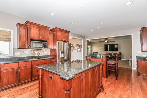 3577 Wetlands Dr, Elgin, IL 60124 photo 11